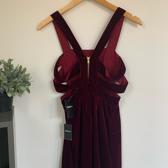 Maroon Velvet Dress - Picture 7 of 8